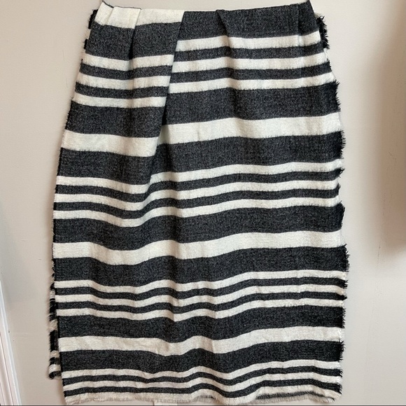 THEE ZARA BLANKET Soft Black & Ivory White Striped Scarf - Picture 3 of 8